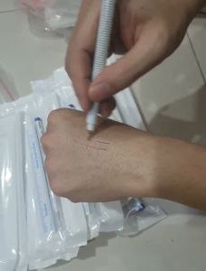 BÚT ĐỊNH HÌNH 1 ĐẦU KIM 05mm Có MỰC MÀU XANH TÍM CHUYÊN DÙNG TRONG XĂM LÀM ĐẸP vẽ khuôn tiê.m filler phẫ.u thuật