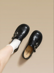 Josiny | Vintage English Style Black Loafer