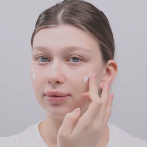 GMEELAN SEA BUCKTHORN GLUTA WHITENING LAZY CREAM จีมีลาน ซี บัคทอร์น กลูต้า ไวท์เทนนิ่ง เลซี่ ครีม