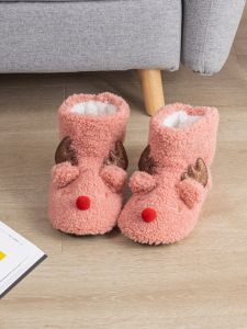 รองเท้าบู๊ตผ้าขนหนาสำหรับเด็กในบ้าน รองเท้าแตะพื้นนุ่มในร่ม หุ้มข้อสูง สวมใส่สบาย ดีไซน์การ์ตูน ฤดูใบไม้ร่วงและฤดูหนาว รองเท้าบู๊ตสำหรับเด็ก