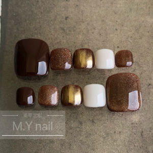 เล็บปลอมสีน้ำตาลเทาพร้อมรูปตาแมว สั้น สุดหรูหรา ผลิตจากมืออาชีพ เข้ากันได้กับทุกฤดูกาล ดีไซน์เรียบง่ายและทันสมัย