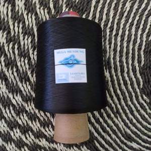 Benang Obras Polyester Hitam & Putih 1 kg