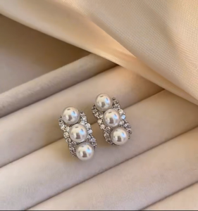 Viviann Original Sterling Silver Pearl Cluster Earrings for Women Elegant Crystal Rhinestone Pearl Stud Fashion Jewelry for Party Wedding Daily Wear