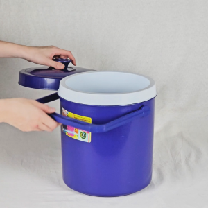 กระติกน้ําแข็ง 4 ลิตร (M4 สีเข้ม ฝาจุก)