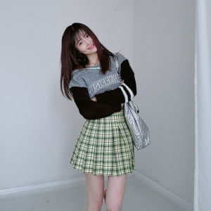 กระโปรงสั้นลายสก็อตสีเหลืองเขียวสไตล์ย้อนยุคสไตล์อเมริกันสำหรับผู้หญิง กระโปรงสั้นเอวสูงทรงเข้ารูป ฤดูร้อน 2024 แฟชั่นใหม่