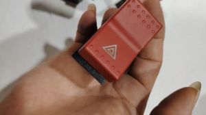 Công tắc xi nhan đi thẳng tam giác Howo A7 Sitrak VIE PARTS