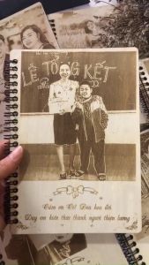 Sổ tay bìa gỗ kích thước A5 và A6 khắc hình và chữ theo yêu cầu - món quà sinh nhật ý nghĩa cho người thân yêu