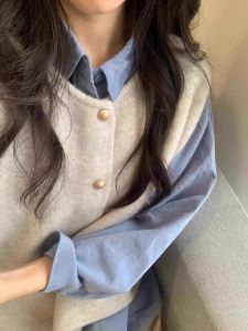 เสื้อกั๊กถักแขนกุดผู้หญิง 2025 ฤดูใบไม้ผลิและฤดูใบไม้ร่วง ทรงหลวม คอตั้ง กระดุม แขนสั้น สีสันสดใส แฟชั่นเกาหลี