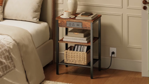 MMFO โต๊ะข้างเตียง โต๊ะข้างโซฟา โต๊ะข้างเตียงอัจฉริยะ พอร์ต USB พร้อมปลั๊กชาร์จไฟ โต๊ะกลาง โครงเหล็กหนา แผ่นไม้หนา เหมาะสำหรับห้องนั่งเล่น ห้องนอน