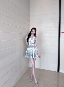 Elegant White Sleeveless V-Neck Dress Womens Summer Fashion Slim Fit A-Line Short Skirt Polyester Fabric Commute Style