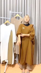 Mecca Tunik Crinkle Airflow Terbaru 2023: Baju Atasan Kondangan Wanita Viral