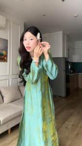 Áo dài tết Tường Xuân cách tân nữ dáng suông vải lụa cổ tròn đính đá tay loe lỡ - Áo dài Ngọc Mai