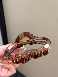 Cloudlike Large Size Shark Clip Tea Coffee Color Simple Design Hair Accessories for Women Fashionable Versatile Hair Grips