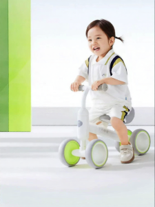 SHI YUE JIE JING | Baby Balance Bike Learning To Walk