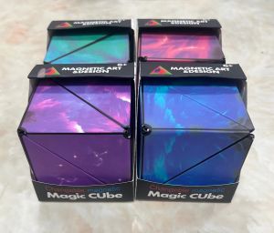 3D การเปลี่ยนแปลงทางเรขาคณิตรูปทรงพิเศษลูกบาศก์รูบิคแม่เหล็กตรรกะ - กำลังกายของเล่นบีบอัด