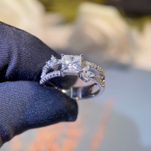 High Quality Fashion Princess Cut Moissanite Women Diamond Ring 925 Silver Atmospheric Women Diamond Ring Party