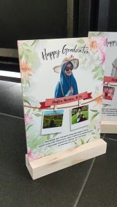 Hadiah / Kado Wisuda Graduation Sahabat Bingkai Foto Unik Custom FS-GM01