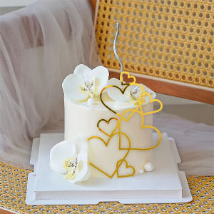 1P Gold Acrylic Love Heart Cake Topper: Perfect for Valentine's Day & Anniversary Celebrations