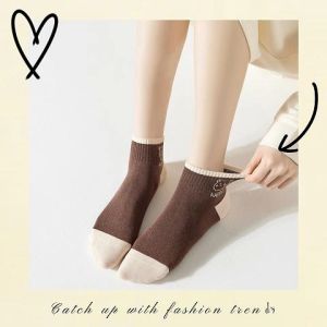 LHShoess คอลเลคชั่นเข้าใหม่ ถุงเท้าแฟชั่นสไตล์เกาหลี งานคาวาอี้ ทรงสวย ตัวถุงเท้านิ่ม ใส่สบาย ดีไซน์น่ารักมากไม่ไหว มาพร้อมงานปักสุดน่ารัก ราคาดีแบบนี้ไม่มีรีบสั่งเลย