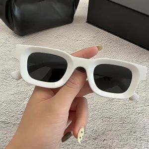Kacamata Hitam UV400 Bingkai Kecil Persegi Gaya Vintage Untuk Pria & Wanita