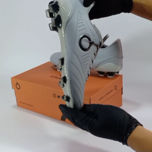 Sepatu Bola Ortus Eight Model Seri Classic type Sol Bening daya cengkram kuat warna Abu Abu Terbaru