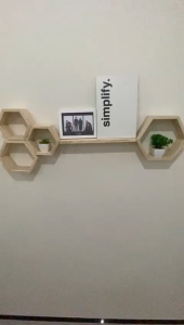 Hiasan Dinding Hexagonal Kayu Tempel Aesthetic Minimalis Cocok Untuk Ruang Tamu