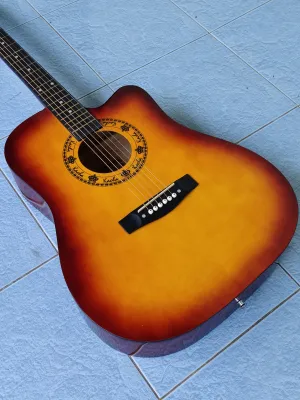 กีต้าร์โปร่ง 41 นิ้ว Kacha Guitar World สภาพใหม่มาก ซื้อมาแทบไม่ได้ใช้