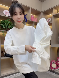 Elegant Embroidered Long Sleeve T-Shirt Womens Fashion Retro Style Patchwork Button up Slimming Top Spring Autumn New Arrival