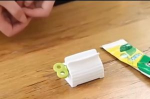 Dụng Cụ Kẹp Lấy Kem Đánh Răng Tiết Kiệm Nẹp Vặn Kem Nặn Ống Kem Dụng Cụ Vặn Kem Mỹ Phẩm