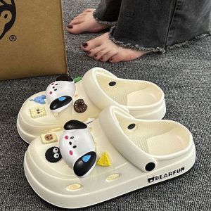 รองเท้าแตะกลางแจ้งรูร้อนน่ารักสำหรับฤดูร้อน รองเท้าแตะชายหาดกันลื่นสำหรับผู้หญิง รองเท้าแตะแบบสวมสบายสำหรับคู่รัก รองเท้าแตะ PU พื้นยาง