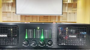 Penampilkan tenaga audio empat saluran kelas H 800 watt * 4. Penampilkan profesional 8 ohms
