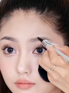 Dual-Ended Eyebrow Pencil Quick Shape Ultra-Fine Liquid Eyebrow Pen Long-Lasting Waterproof Eyeliner