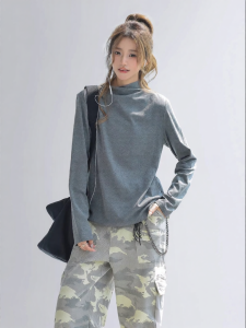 CHANT2nd | Gray Turtleneck Fitted Base Layer