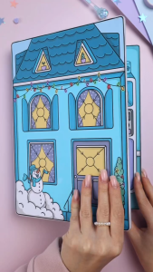 ❄️🏠 winter family house ตุ๊กตากระดาษ บ้านตุ๊กตากระดาษ แต่งตัวตุ๊กตา เสื้อผ้าตุ๊กตากระดาษ บทบาทสมมุติ ของเล่น แฮนด์เมด DIY ไร้เสียง สติกเกอร์ ของเล่นเสริมพัฒนาการเสริมจินตนาการเด็ก ๆ
