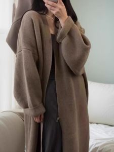 เสื้อสเวตเตอร์ถักยาวคลุมเข่าสำหรับผู้หญิงในฤดูใบไม้ร่วงและฤดูหนาว เสื้อคลุมกันหนาวแบบหลวมๆ หนาๆ สำหรับผู้หญิงไซส์ใหญ่