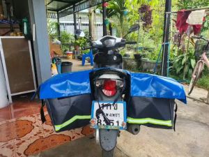 สีฟ้า กระเป๋ามอเตอร์ไซค์ ไซส์ ซูเปอร์จัมโบ้ กระเป๋าส่งพัสดุเนื้อผ้าใบหนา ฝาปิดด้านข้างด้วยตีนตุกแก ฝาใหญ่กว่าตัว คลุมมิดชิด