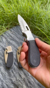 มีดพับพกพาขนาดพอดีมือมีคลิปเหน็บ มีฟันเลื่อย ด้ามจับกันลื่นสันหนาA16