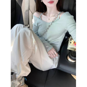 เสื้อยืดแขนยาวทรงเข้ารูปสไตล์มันโว้ยสำหรับผู้หญิงในฤดูใบไม้ผลิและฤดูใบไม้ร่วง เสื้อชั้นในแบบบาง สไตล์ Pure Desire โชว์ไหล่ ทรงสั้น เสื้อผ้าทำงานสไตล์เกาหลี