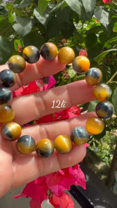 Vòng Tay Chuỗi Nam Mệnh Thủy Đá Mắt Hổ Tự Nhiên Vàng Xanh Dương Tươi Bóng Đẹp Size Hạt 12mm Vòng Nam 17 Hạt Đúng Cung Sanh Tốt Đeo Đẹp Tay May Mắn Công Việc có 1280k / 1 chiếc ạ