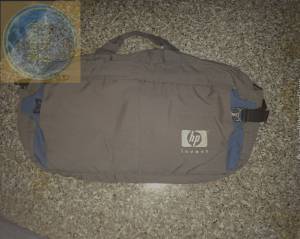 กระเป๋าเดินทางผ้าสังเคราะห์ใช้แล้ว