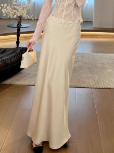 กระโปรงยาวผ้าซาตินสีน้ำเงินอ่อนเอวสูงสำหรับผู้หญิงในช่วงฤดูร้อน กระโปรงทรงหางปลาเซ็กซี่สีน้ำตาลอ่อนสไตล์ฝรั่งเศส