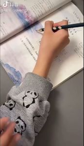 KLIP KERTAS SEGITIGA  DOKUMEN BUKU BUNGKUSAN CEMILAN MULTIFUNGSI KLIP MEMO KERTAS SUDUT PERALATAN KANTOR SEKOLAH BELAJAR