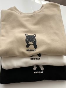 เสื้อยืดคอกลมแขนยาวสองหน้าพิมพ์ลายสุนัขฝรั่งเศสสไตล์เกาหลีสำหรับผู้หญิง เสื้อเชิ้ตทรงหลวมสบายๆ สีสันสดใส ฤดูใบไม้ร่วง/ฤดูหนาว