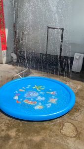 FUFU SHOP สระน้ำพู ขนาด 170cm สระว่ายน้ำเด็ก สระน้ำพูสปริงเกอร์น้ำ ถาดน้ำพู ของเล่นสนาม บ้านเด็ด เฟ้อนเดอร์ บ้านดิฉันเพื่อผ่อนคลาย