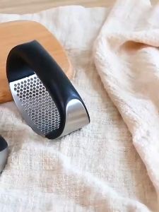 Alat Press Penghancur Penghalus Bawang Putih Garlic Press Chopper Stainless Steel Garlic Crusher