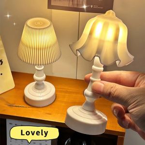 Ins Nordic Lily The Valley Flower Night Light Battery Powered Creative Fine Lines Mini LED Bedroom Bedside Small Desk Lamp Household Room Ornament Decoration Atmosphere Light