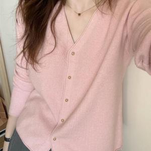 เสื้อคาร์ดิแกนถักคอวีสีชมพูอ่อน ทรงหลวม แขนยาว ทรงสั้น สำหรับผู้หญิง ฤดูใบไม้ผลิ 2024 วัสดุผ้าไหม ปกติ