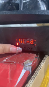 LED แปดตาแมงมุมลําแสงแถบ KTV ประสิทธิภาพเวทีบรรยากาศเอฟเฟกต์โคมไฟเคลื่อนย้ายไฟหน้า