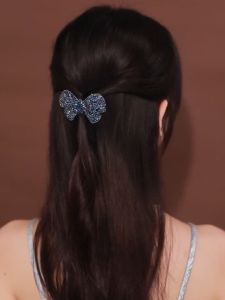 กิ๊บติดผมรูปผีเสื้อประดับเพชร ทรงเรขาคณิต สไตล์เกาหลี สำหรับผู้หญิง ทรงเรียบง่าย ไฮเอนด์ เครื่องประดับผมขนาดเล็ก
