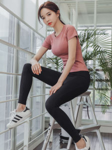 ชุดโยคะผู้หญิง ชุดออกกำลังกาย แขนสั้น แห้งเร็ว กระชับหน้าท้อง ระบายอากาศได้ดี ชุดโยคะสุดหรู ชุดโยคะสตรี